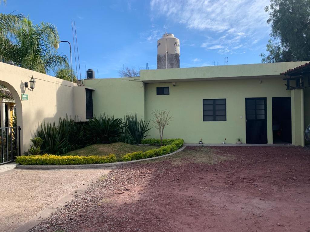 Estancia Santa Fe Celaya  Εξωτερικό φωτογραφία